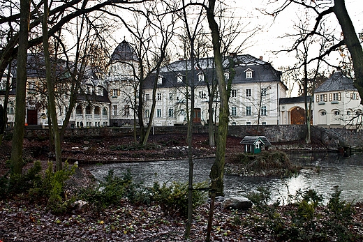 BAGNO - BAROKOWY ZESPӣ PAACOWY